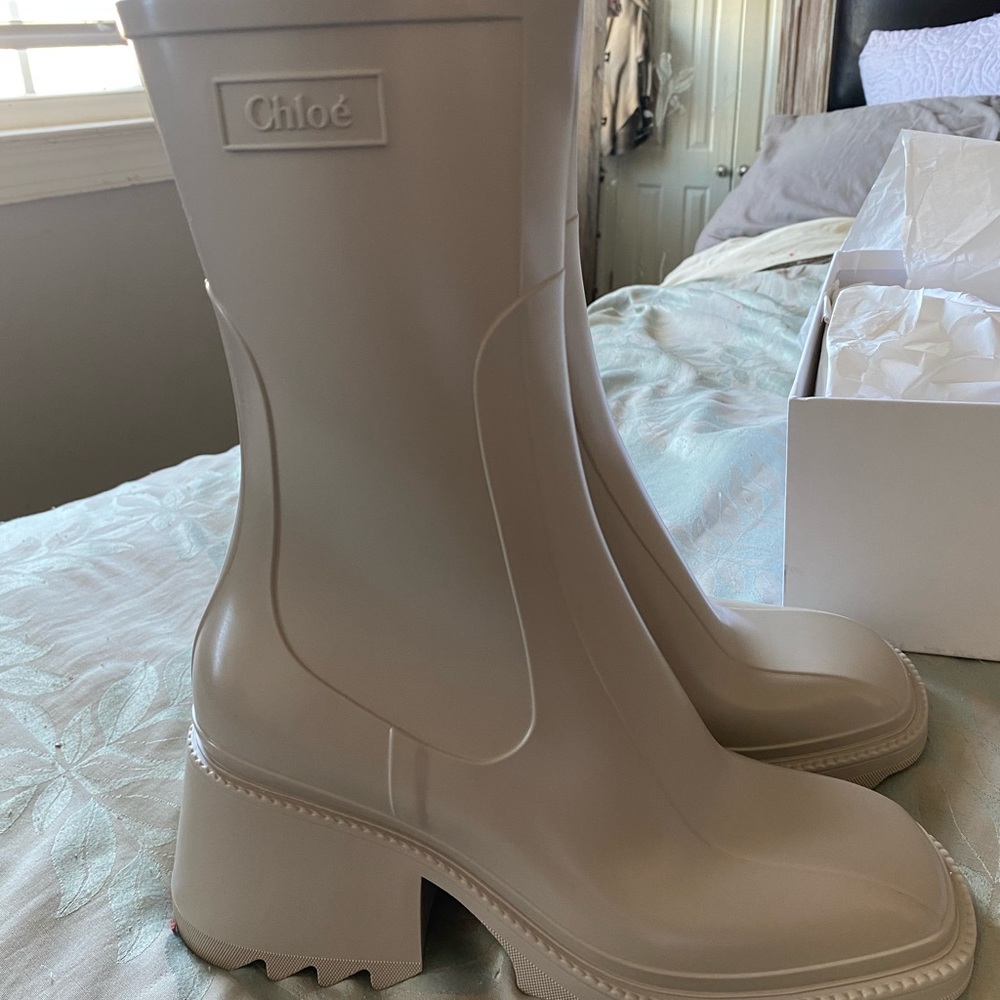 betty rain boots
Betty rain boots in PVC brand new never worn